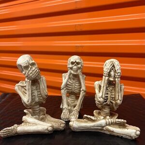 Halloween home decor skeletons: See no, Hear no, Speak no Evil Figures
